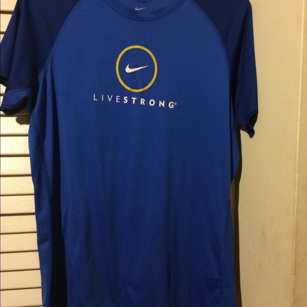 Nike top